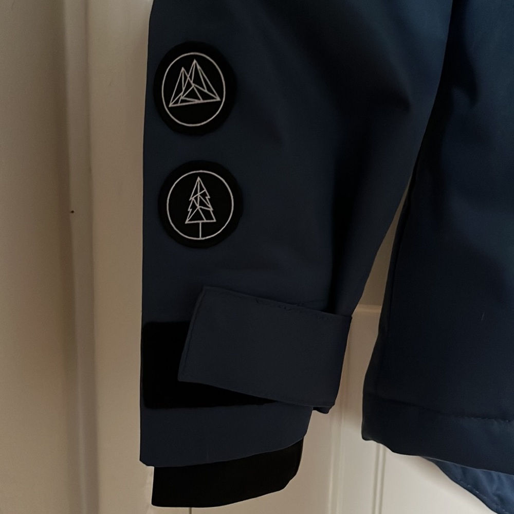 SAGA Outerwear Co. Rouge Jacket - Picture 5 of 7